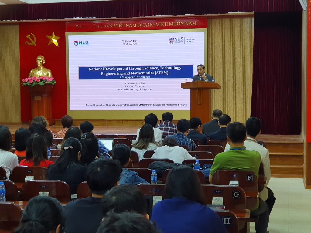 Science Communication and STEM Workshop in Hanoi