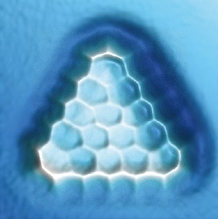 Synthesis of molecule with high magnetic spin