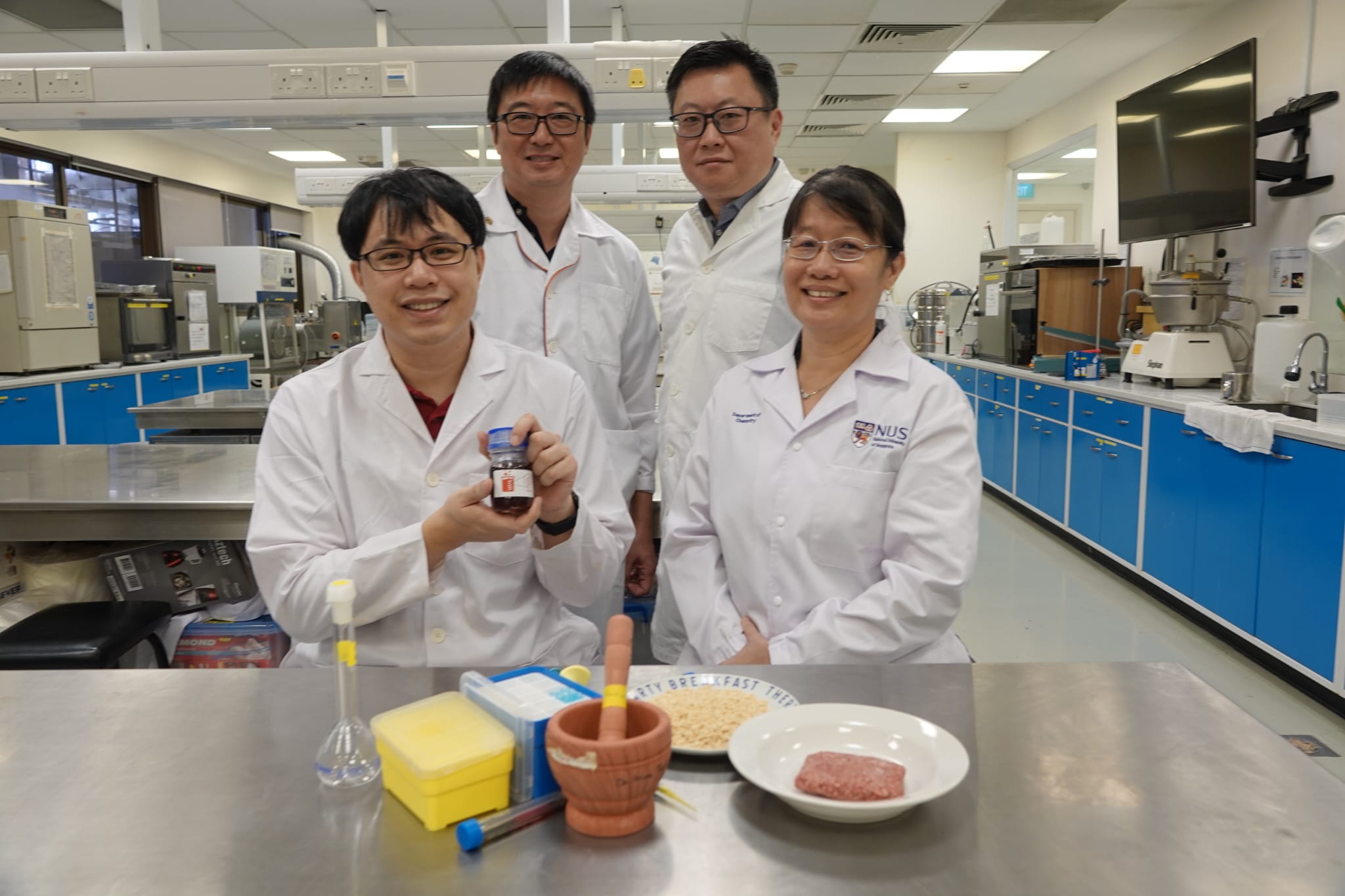 Back row (from left): Co-founders Assoc Professor David Leong (CDE) and Assoc Prof Ang Wee Han (FoS); front row (from left): Max Tham and Dr Leong Lai Peng (FoS) 