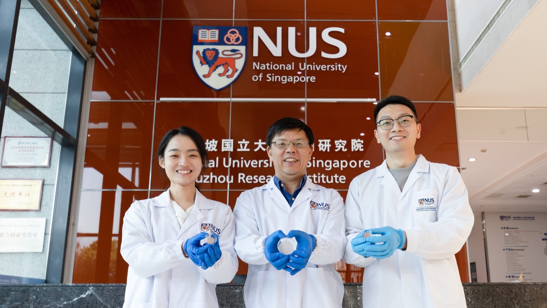 NUS Professor Huang Dejian (middle) and his research team, which included Ms Su Lingshan (left) and Dr Jing Linzhi (right), developed the plant-based cell culture scaffolds.