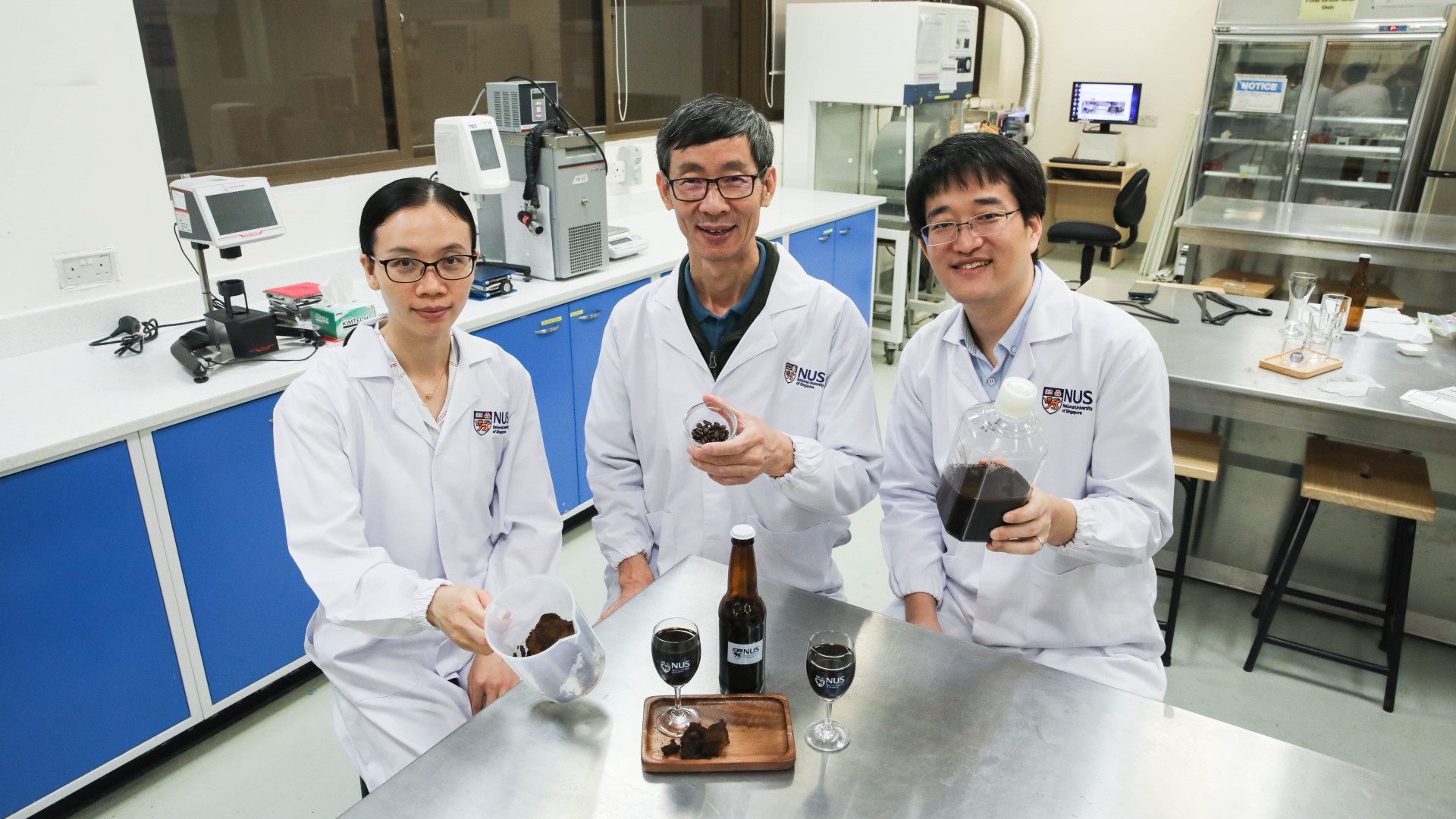 An NUS team comprising Assoc Prof Liu Shao Quan (centre), Dr Lu Yuyun (right) and Dr Liu Yunjiao (left) developed an SCG-derived alcoholic beverage that potentially confers health benefits.