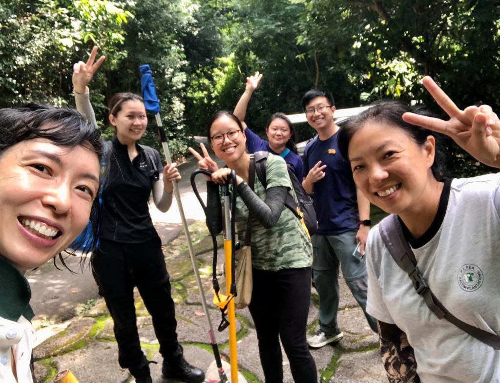 Group picture of fieldwork at Sentosa.